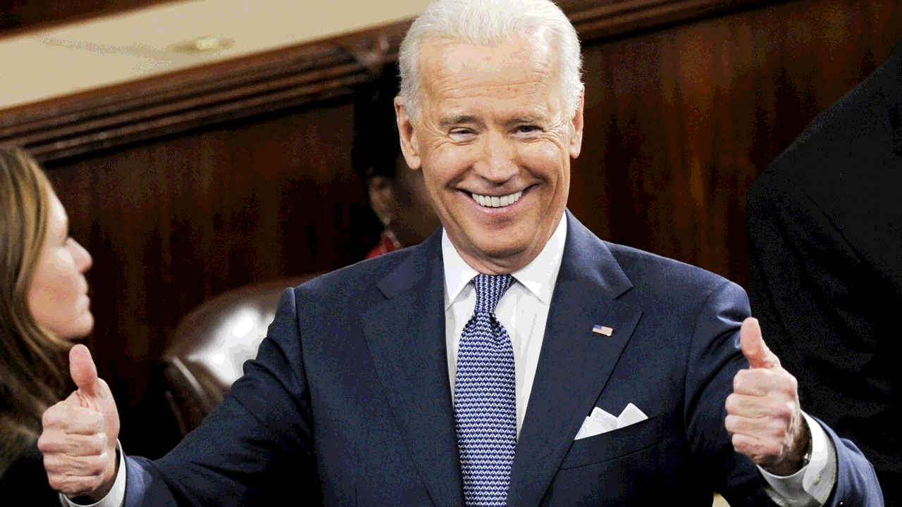 Joe Biden gives two thumbs up